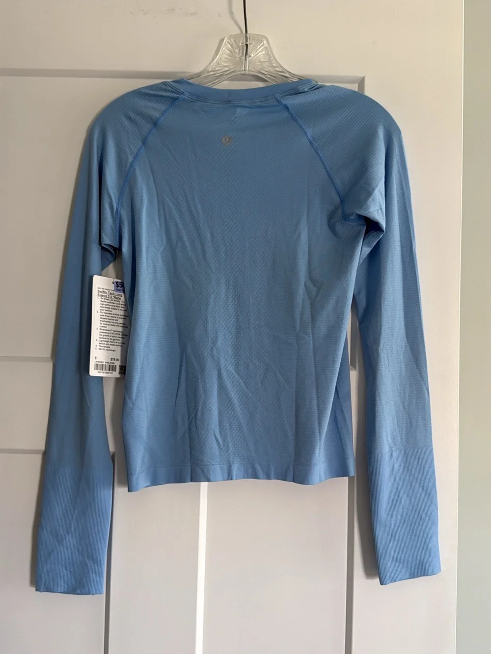 Lululemon Size 6 Swiftly Tech Long Sleeve 2.0 T-Shirt in Race Length